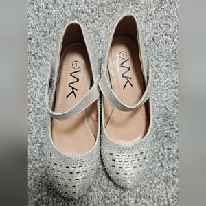 WK Silver Formal Shoes for Girl Size 1